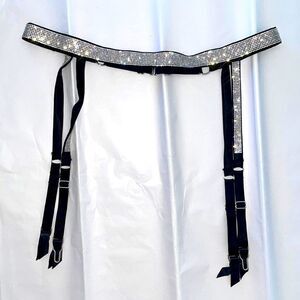 VICTORIAS SECRET REVERSIBLE GARDER SIZE M/L